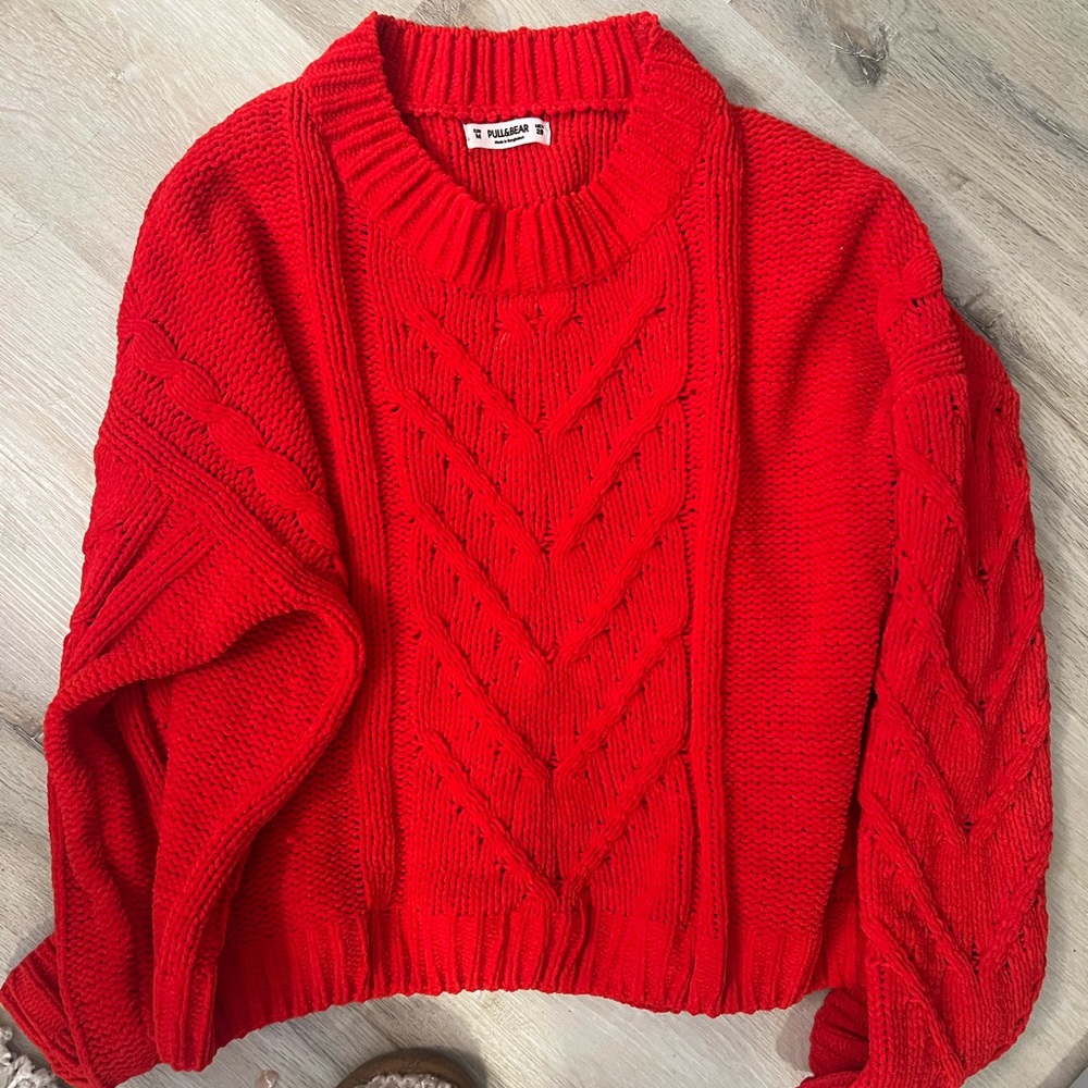 Pull & Bear Red Cable Knit Sweater! Cozy & perfect for fall/winter!!